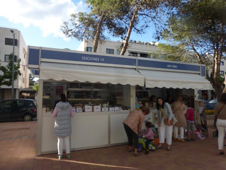 abril de 2023 firma de libros cuentame la historia de espana los